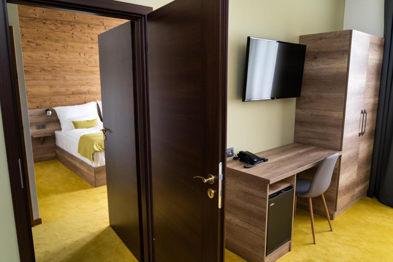 Hotel Kristaly Konferencia & Wellness Ajka Bagian luar foto