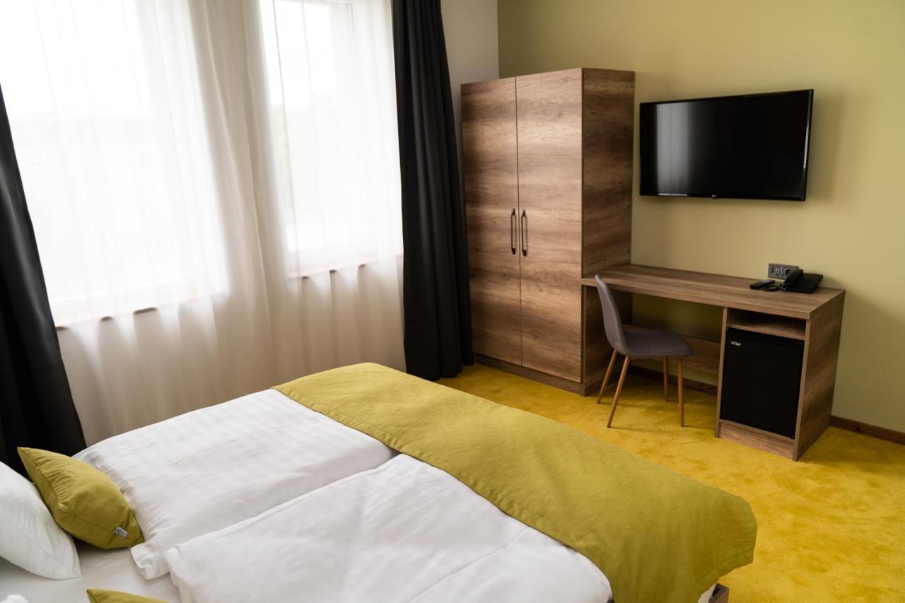 Hotel Kristaly Konferencia & Wellness Ajka Bagian luar foto