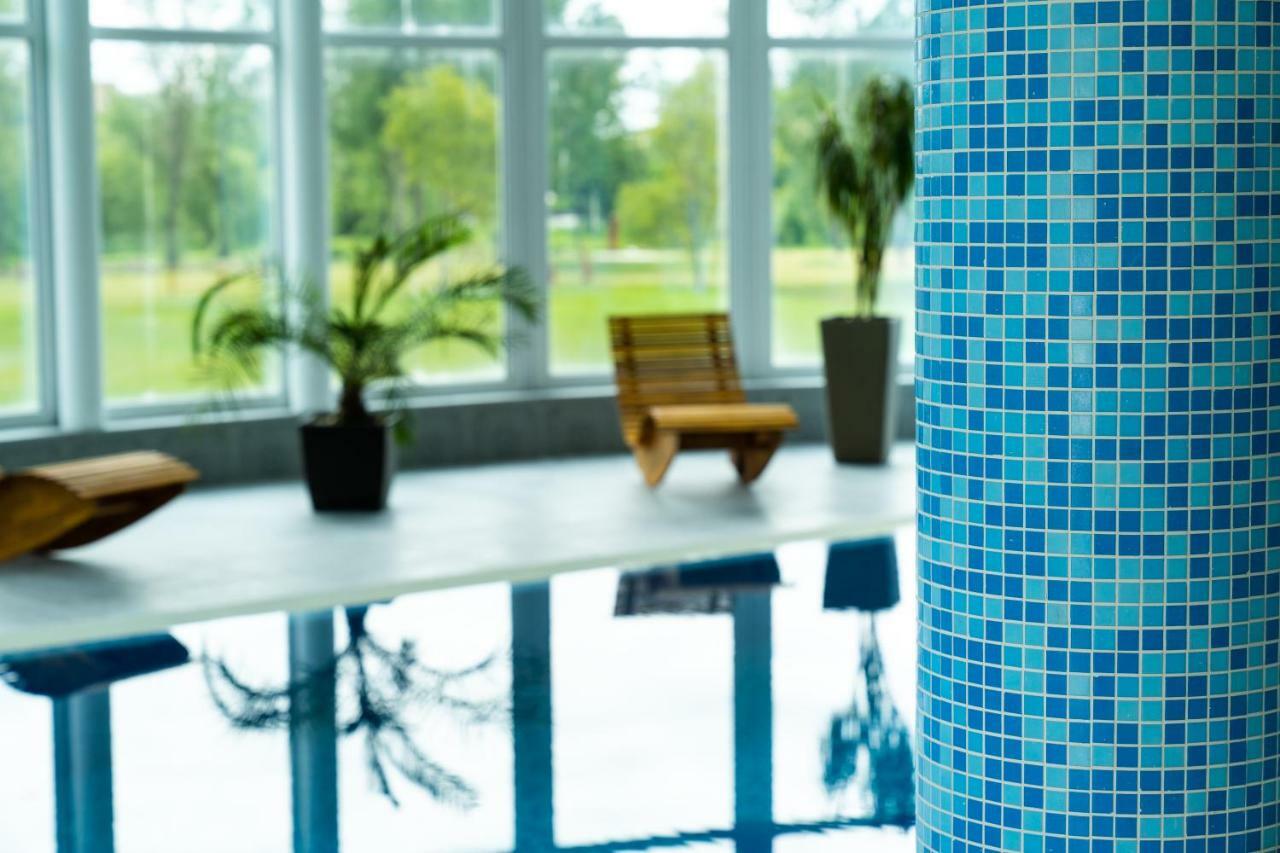 Hotel Kristaly Konferencia & Wellness Ajka Bagian luar foto